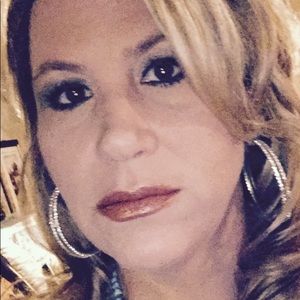 Meet your Posher, Lori